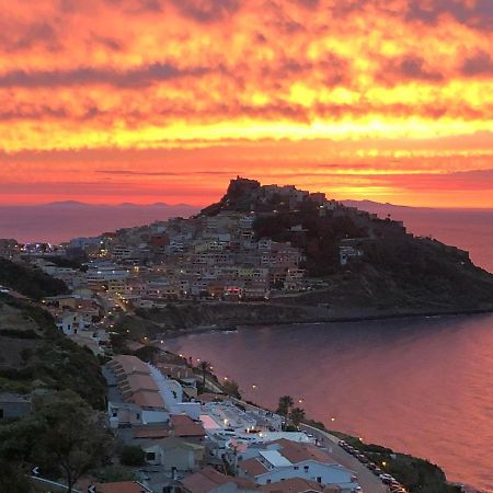 La Tartaruga Spiaggiata - Bilocale Centrale A Pochi Metri Dalla Spiaggia Castelsardo Extérieur photo