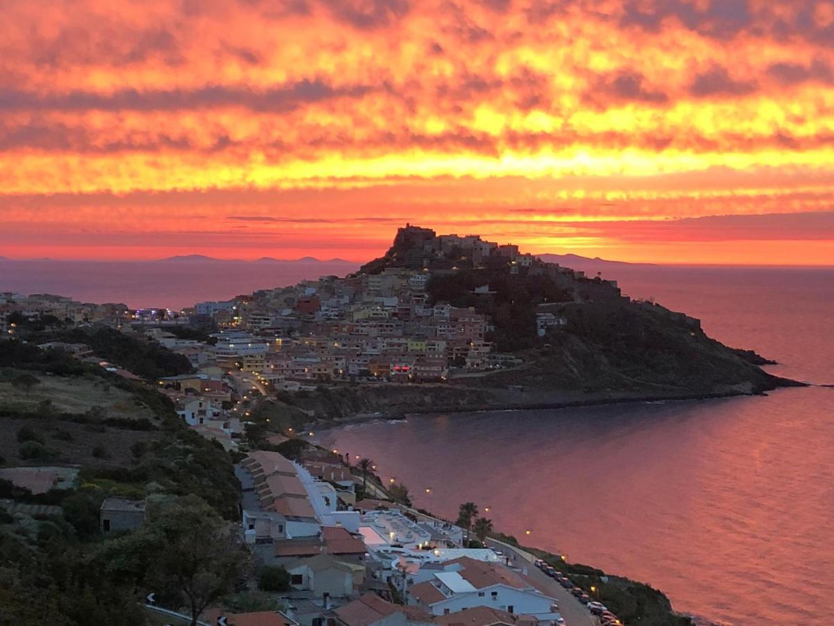 La Tartaruga Spiaggiata - Bilocale Centrale A Pochi Metri Dalla Spiaggia Castelsardo Extérieur photo